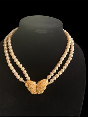 Kenneth Jay Lane Peach Pearl Double Necklace with Butterfly Clasp Match Earrings